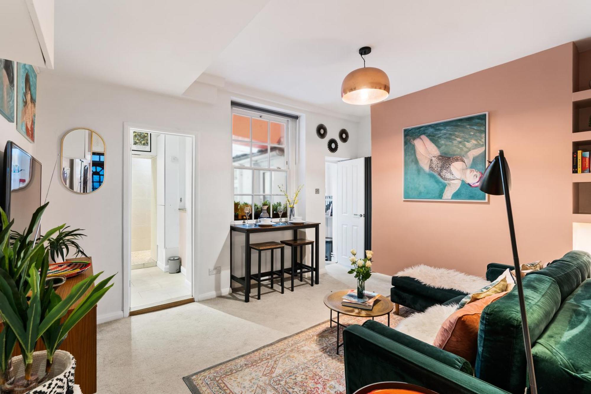 The Artist's Retreat * Hove